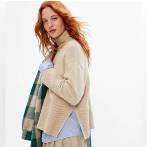 Gap  24/7 Split hem turtleneck sweater